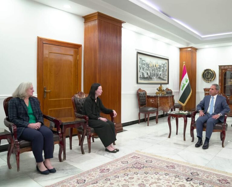 العراق وأمريكا يبحثان قضايا قضائية وقانونية مشتركة