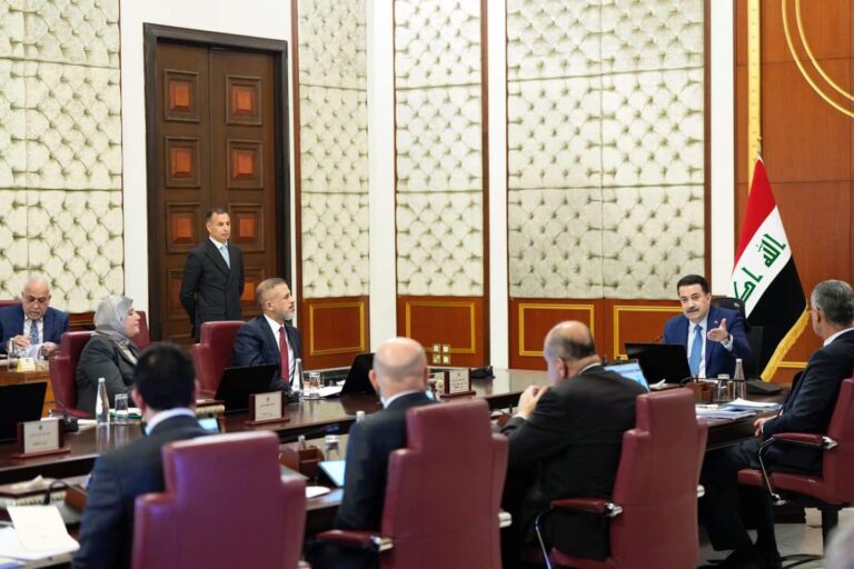 مجلس الوزراء يقرر إيقاف الاستقطاعات من السلف للموظفين والمتقاعدين لشهر واحد