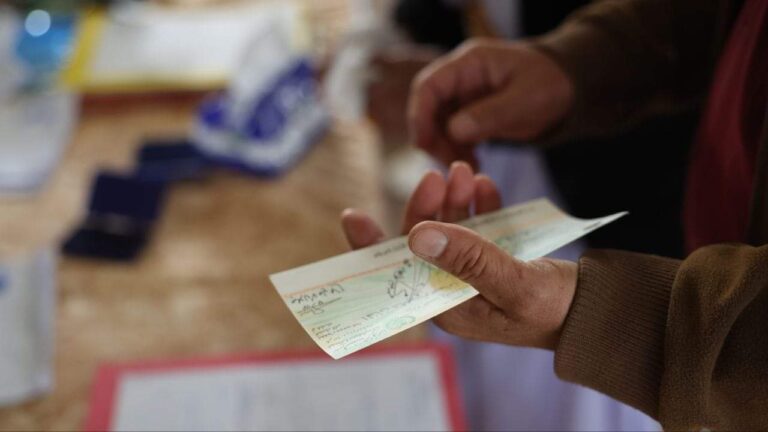 الهجرة توزع 4 ملايين دينار للأسر العائدة حديثا إلى سنجار