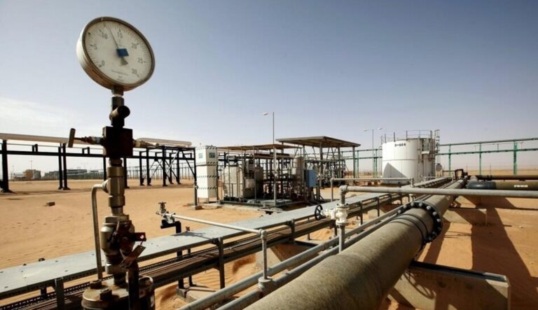 أسعار النفط تستقر عند أعلى مستوى في أربعة أشهر