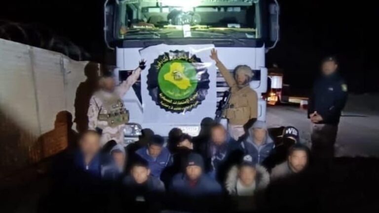 كمين محكم يطيح بعشرة متسللين من دولة مجاورة باتجاه الأنبار