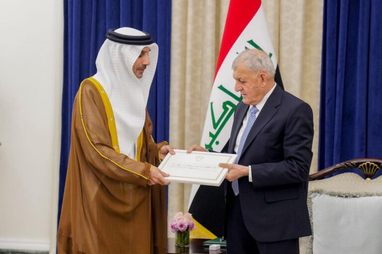 رئيس الجمهورية يتسلم دعوة من ملك البحرين للمشاركة في القمة العربية