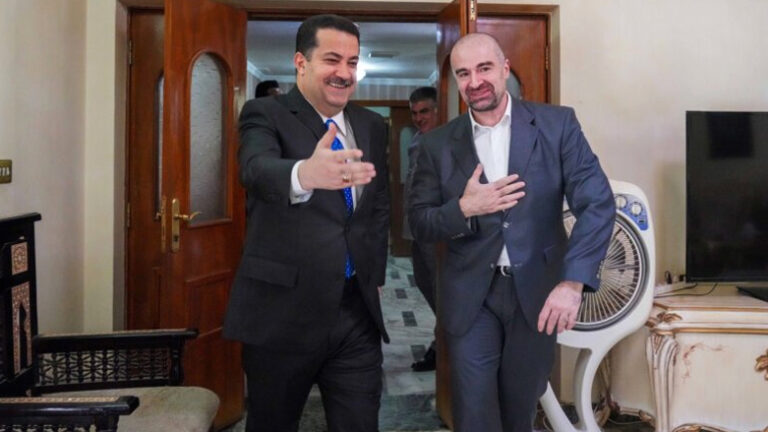 طالباني يصل بغداد ويلتقي السوداني لبحث تطورات المشهد السياسي