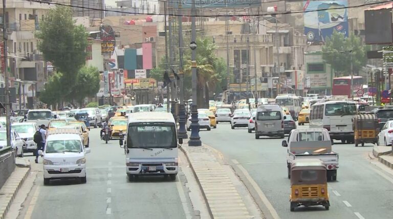 الزحامات المرورية.. يأس شعبي من قرار تغيير أوقات الدوام: لا يعالج الأزمة