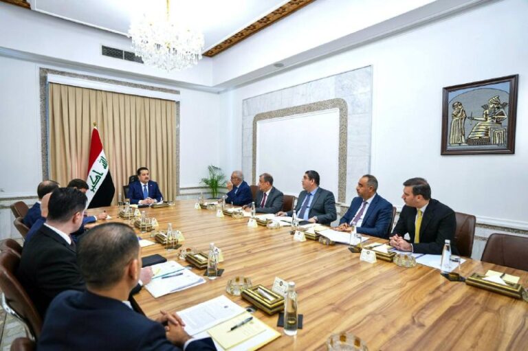 السوداني يوجّه بالإسراع في استكمال تسجيل بيانات موظفي كردستان