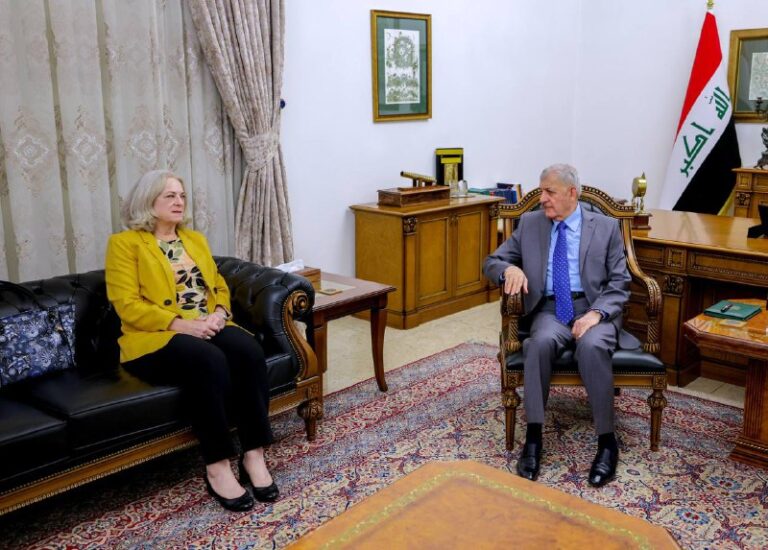 رئيس الجمهورية يؤكد على أهمية تعزيز العلاقات وتنميتها بين بغداد وواشنطن