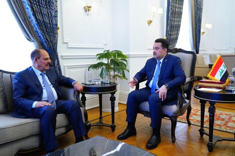 رئيس الوزراء: دعم الحكومة للعمل الصحفي وتوفير بيئة آمنة لممارسة دورهم الإعلامي