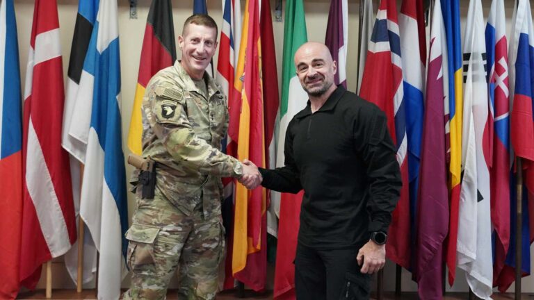 الإرهاب والتعاون الأمني وحفظ الاستقرار ملفات على طاولة طالباني والتحالف الدولي