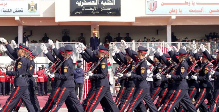 الدفاع تحدد مواعيد المقابلة النهائية لطلبة الدورة 114