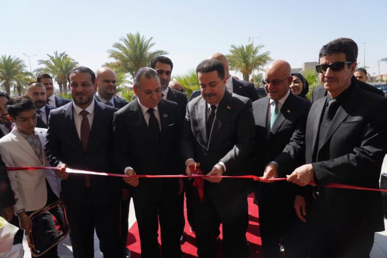 السوداني يختتم زيارته إلى محافظة النجف الأشرف