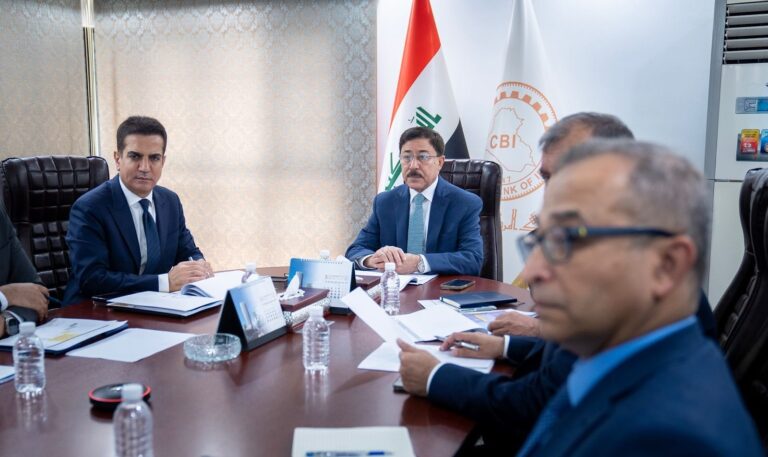 محافظ البنك المركزي يتراس اجتماعاً لإعادة هيكلة مصرف الرافدين