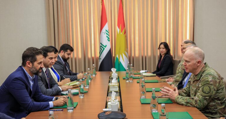 قائد قوات التحالف يؤكد على التنسيق مع قوات البيشمركة