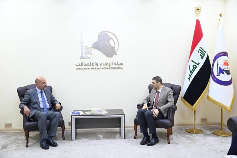 الإعلام والتخطيط تبحثان تعزيز الجهود لإنجاح التعداد السكاني