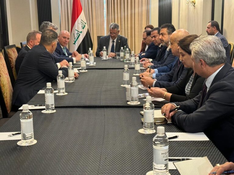 وزارة النفط وشركة بيكر هيوز الأمريكية تبحثان تطوير الصناعة النفطية