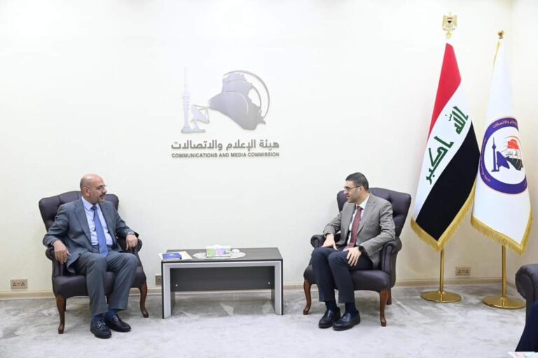 الإعلام والإحصاء تبحثان سبل انجاح التعداد السكاني