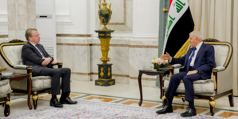 رئيس الجمهورية يتسلّم دعوة رسمية لحضور مؤتمر قمة المياه الواحدة