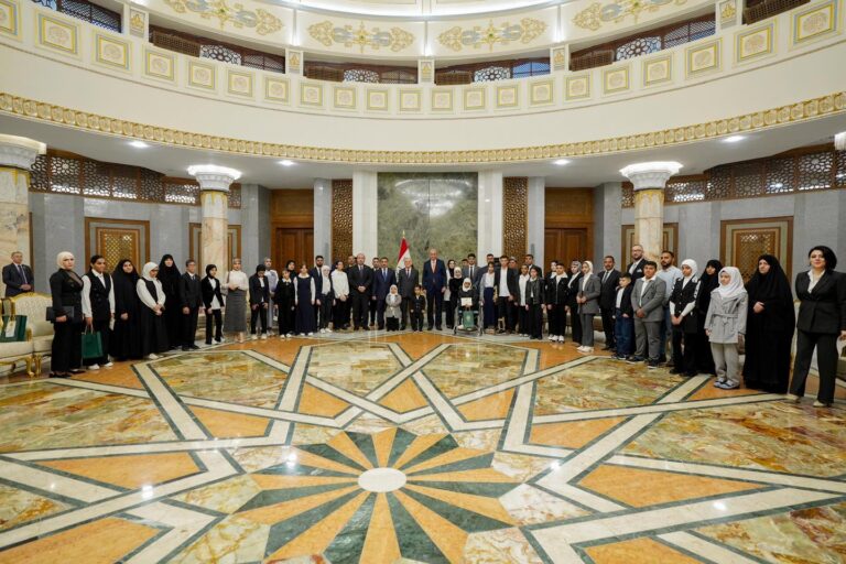 رئيس الجمهورية يشيد بجهود الطلبة المتفوقين من الأيتام وأصحاب الهمم والبصيرين