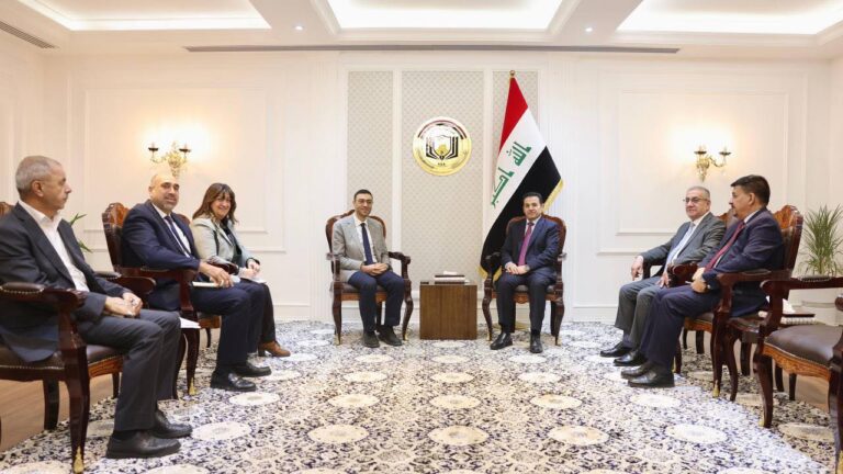 الاعرجي والمؤيد يبحثان حماية الفضاء العراقي وآلية العمل مع منصات التواصل الاجتماعي