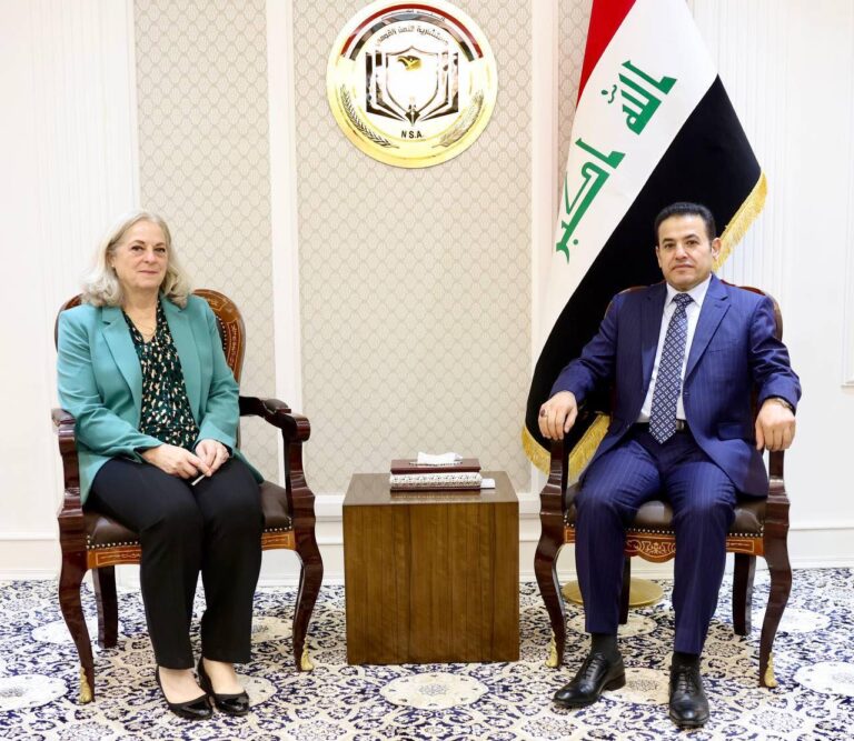 الأعرجي ورومانوسكي يبحثان آخر تطورات الأوضاع في المنطقة