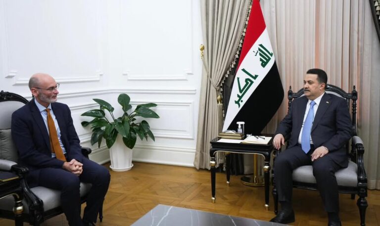 السوداني يستبق زيارة المملكة المتحدة بلقاء السفير البريطاني