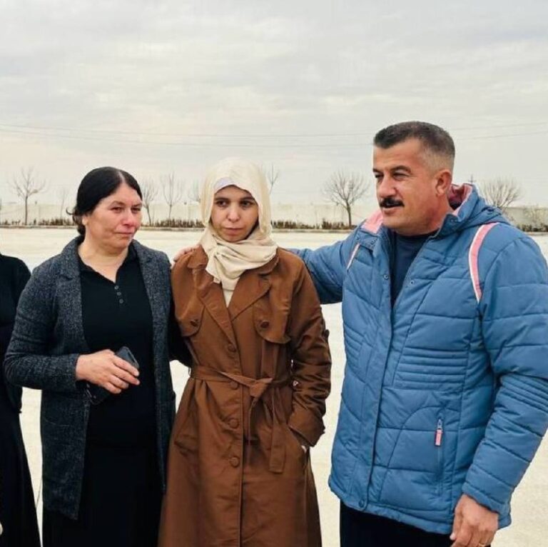 أبيدت أسرتها.. سلفانا الأيزيدية تتحرر بعد 10 سنوات من الأسر (صور)