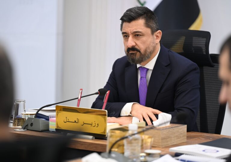 وزير العدل يوجه بفرز سجلات عقاري سامراء المدققة والمباشرة بالعمل فيها