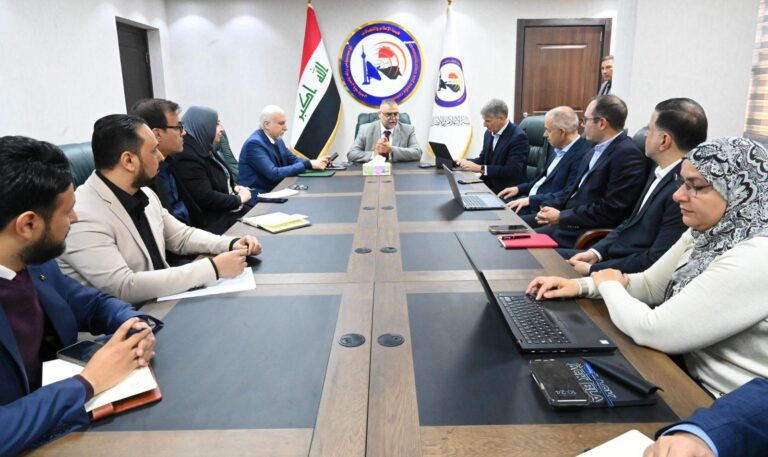 هيئة الإعلام والاتصالات تبحث مع شركة فودافون تنظيم عمل الرخصة الوطنية الرابعة