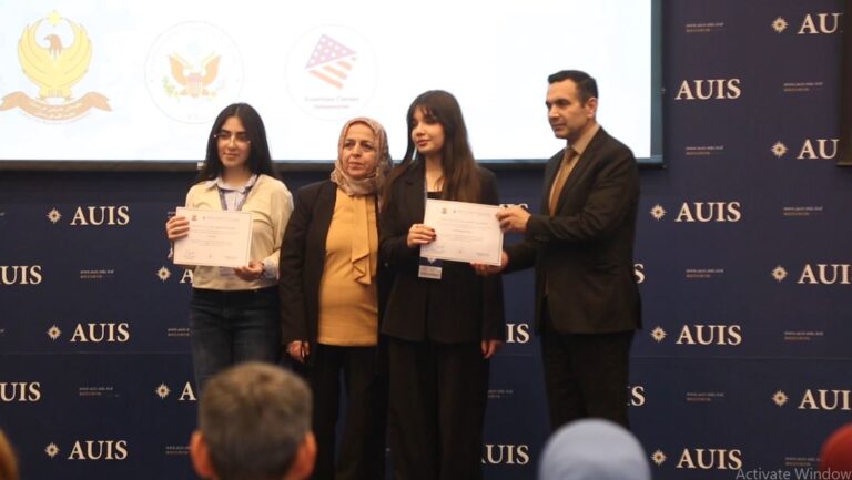 الجامعة الأميركية في السليمانية تنظم مسابقة الخطابة بالإنجليزية لطلبة الثانوي