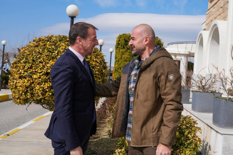 طالباني يحذر من تجاهل المكونات السورية في العملية السياسية