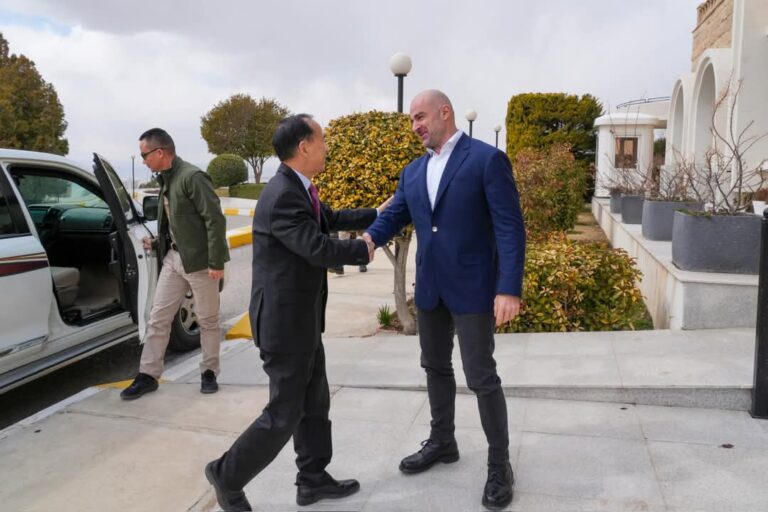 طالباني يدعو لاستقطاب الشركات الصينية لكردستان وتوسيع الاستثمارات