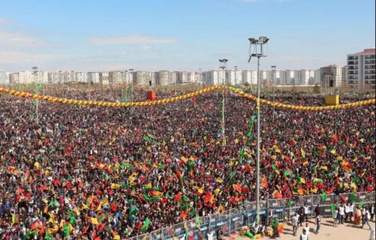 بكيت للشعب الكوردي عند احتفالهم بعيدهم نوروز
