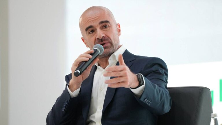 طالباني: الاتحاد الوطني دشّن مرحلة جديدة من الحياة الحزبية