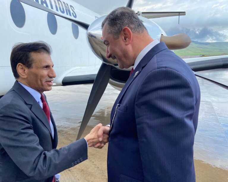 (صور).. ممثل الأمين العام للأمم المتحدة في العراق يصل السليمانية