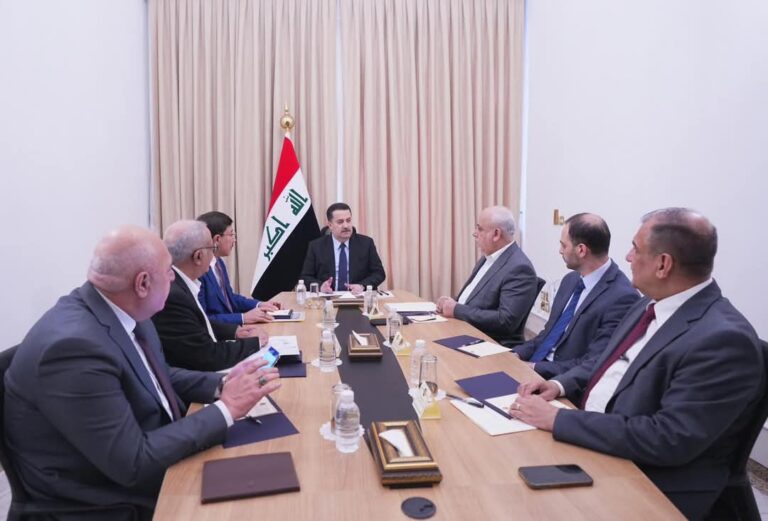 العراق يتدارس الآثار الاقتصادية لزيادة التعرفة الكمركية الأمريكية