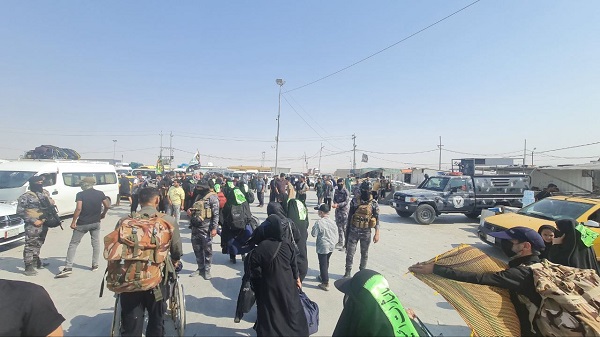 بالصور .. تشكيلات الداخلية تؤمن سلامة زائري الأربعين