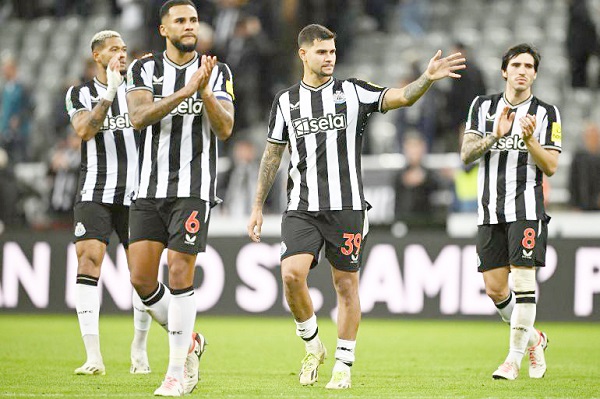 أموال ليفربول ترهق نيوكاسل في ملف إيزاك