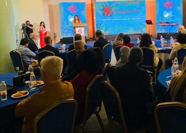 مركز گلاويز الثقافي يكرّم أدباء ومفكرين ساهموا في إنجاح مهرجان گلاويز بالسليمانية