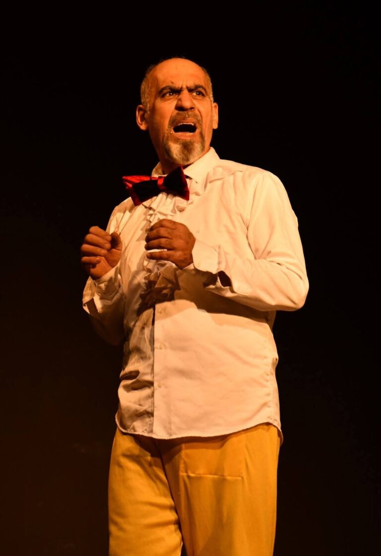 فرقة كركوك تشارك بعرض مسرحية ” النكات” في مهرجان الأردن