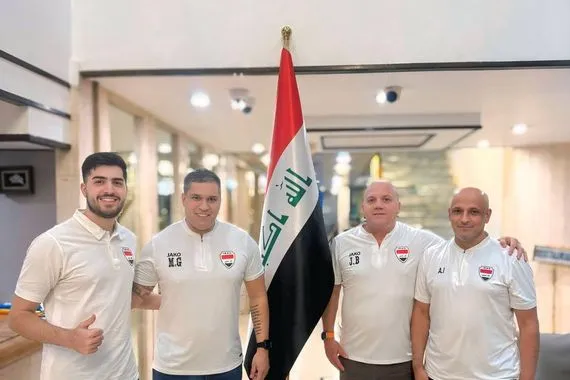 الجهاز الفني البرازيلي يصل بغداد لقيادة منتخب الصالات