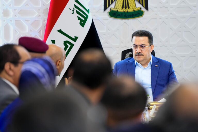 السوداني يوجه بربط المدن الجديدة بطرق يسيرة ترتبط بالطرق الحولية