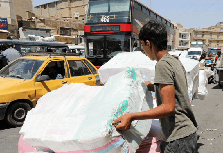 العراق في الصحافة.. الأطفال خارج مظلة الضمان الاجتماعي