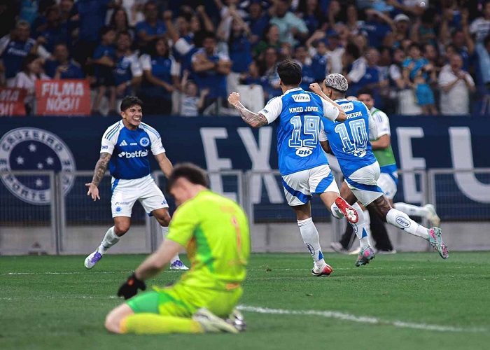 الدوري البرازيلي.. كروزيرو الوصيف يتغلب على باهيا بهدفين مقابل هدف