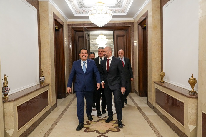 طالباني في بغداد ..تأكيد على دور الاتحاد الوطني في حل المشاكل وصرف الرواتب