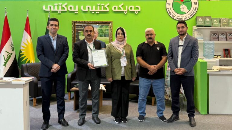 لفتة إنسانية وتكريم مستحق.. “هيوا” يحتفي بـ”دار باقة كتب الاتحاد الوطني “