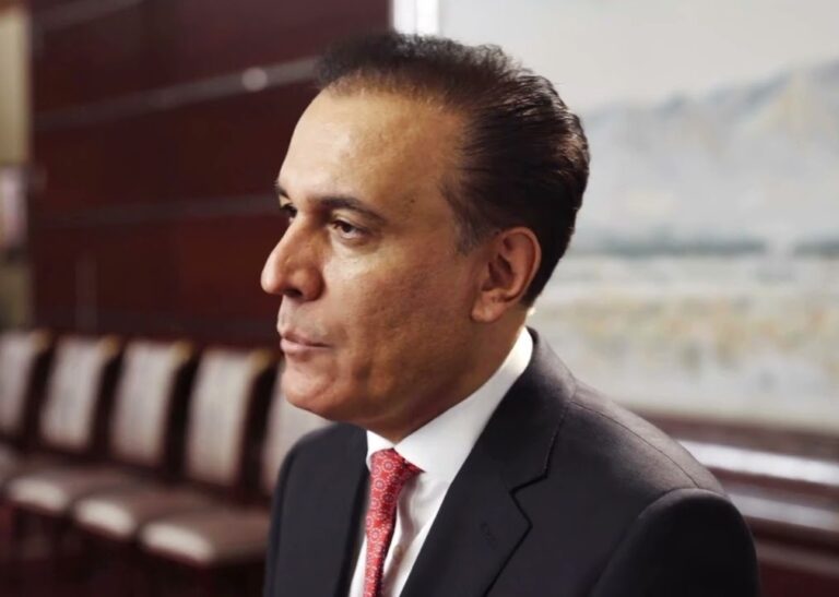 مسؤول يتوقع اتخاذ قرار تمويل الرواتب الإسبوع المقبل