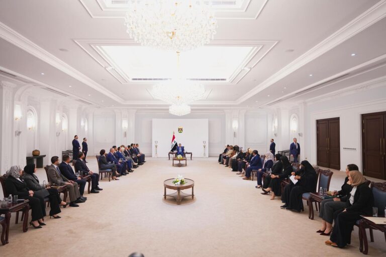 رئيس الوزراء يطلق مبادرة بصمة لمنح النساء القروض الميسّرة لإنشاء مشاريعهن