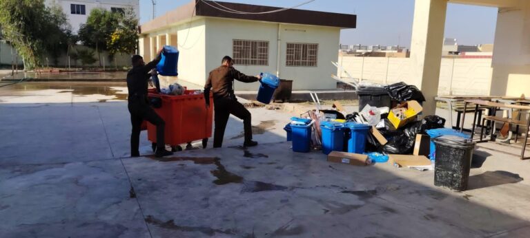 صور .. شرطة كركوك تنظف المدارس قبل تسليمها لإداراتها
