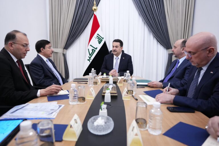 السوداني يترأس اجتماعاً بشأن تطوير وتأهيل المحور الثاني لشارع الرشيد