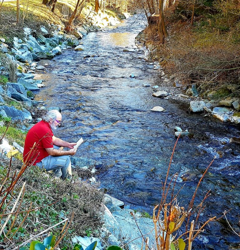 بدل رفو: جدلية الهوية والإنسان في فضاء أدب الرحلات والشعر