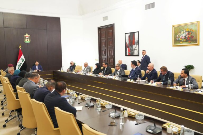 السوداني يشكل لجنة لدراسة أسباب التأخير في تنفيذ مشروع مدينة الورد